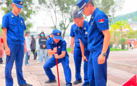 2023年高考圆满结束，一起来看暖心护航的消防人
