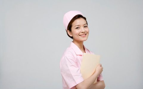 16年执业护士资格考试分数线是几 当年80分卡住多少人